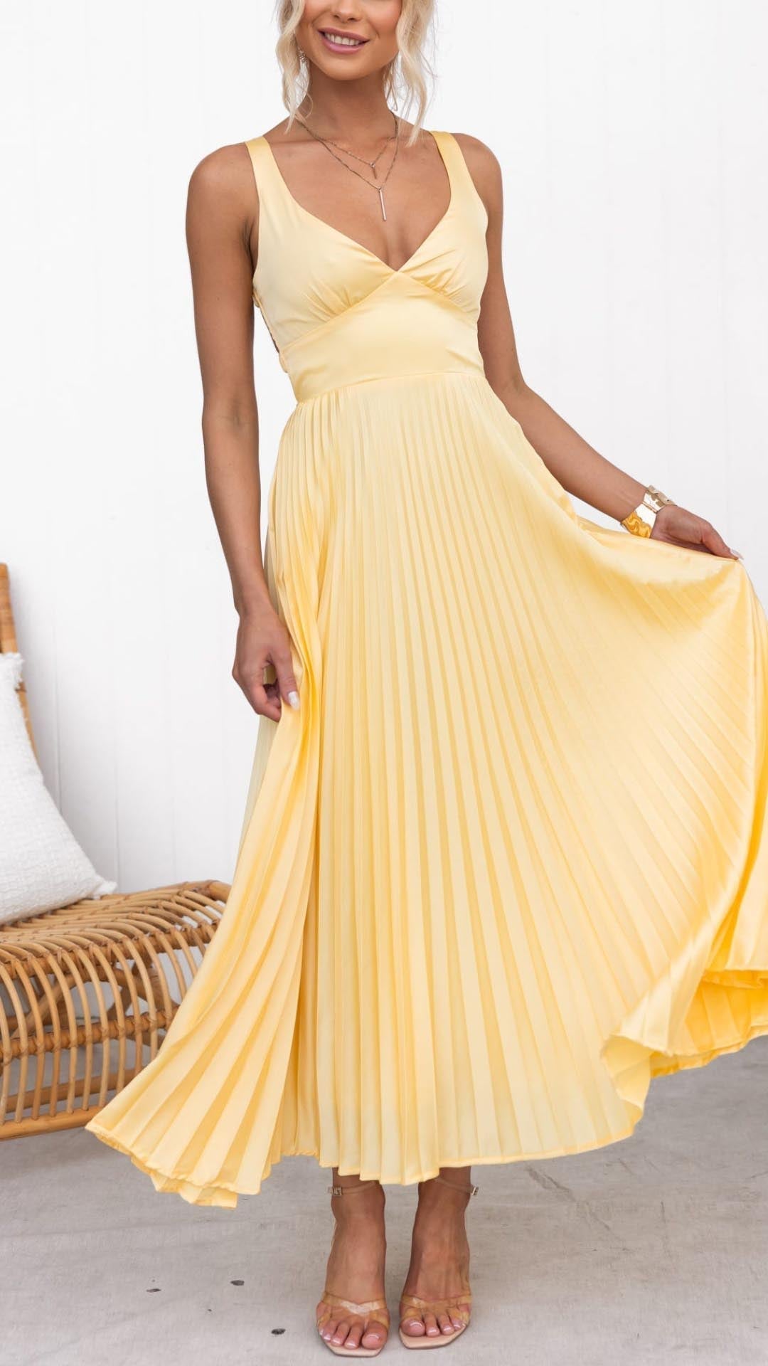 Alva™ | Pleated Midi Dress with V-Neck
